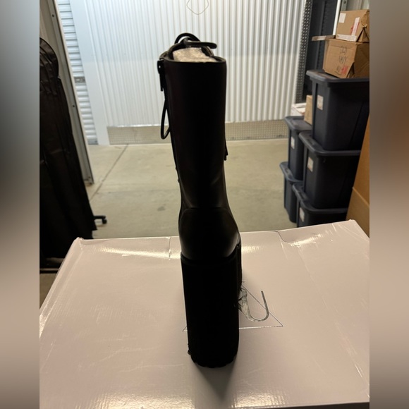 COPY - Y.R.U.-Platform Lace up ankle boots. - Picture 4 of 9